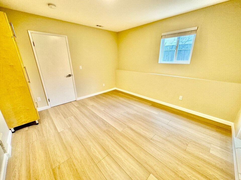 399 Winding Way-Unit -Downstairs in San Francisco, CA - Building Photo