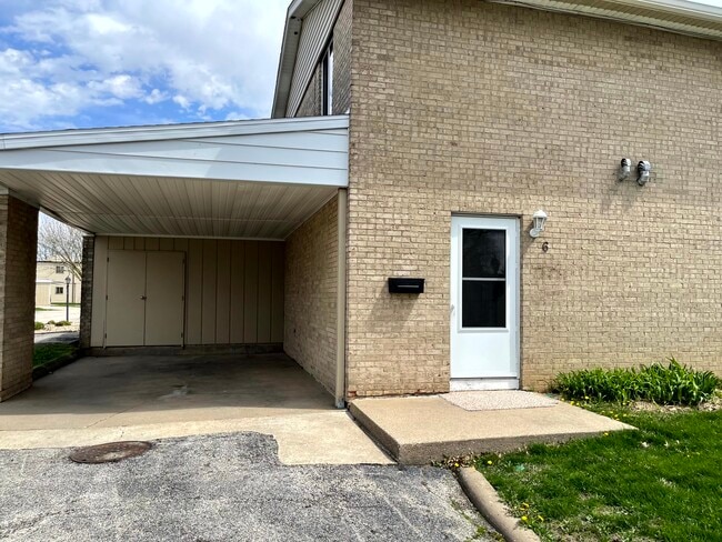 property at 6 Florentine Ct