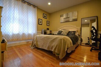 324 St Paul St, Unit 6 in Brookline, MA - Building Photo - Building Photo