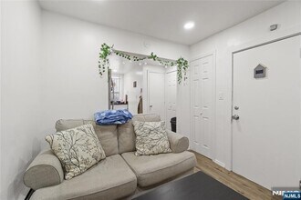477 Mercer St in Jersey City, NJ - Building Photo - Building Photo