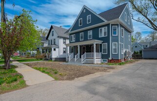 361 Miller Ave, Unit 4 in Portsmouth, NH - Building Photo