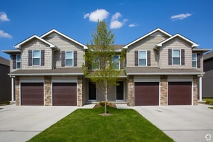 9326 N Main St in Kansas City, MO - Building Photo