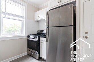 1425 W Hutchinson St, Unit 3 in Chicago, IL - Building Photo - Building Photo