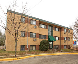 Hillsberry 94 in St. Paul, MN - Building Photo - Building Photo