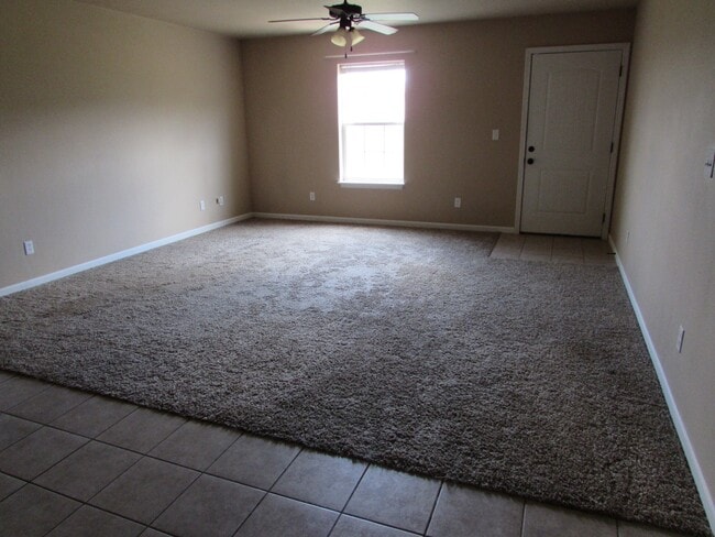 173 Lyle Curtis Cir in Waynesville, MO - Building Photo - Building Photo