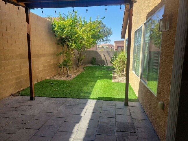 515 Moses Lake Ct in Henderson, NV - Building Photo - Building Photo
