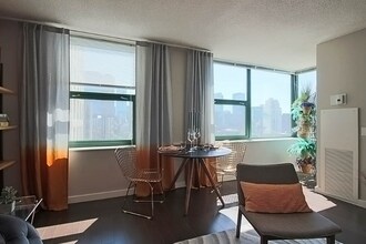 88 W Huron St in Chicago, IL - Building Photo - Building Photo