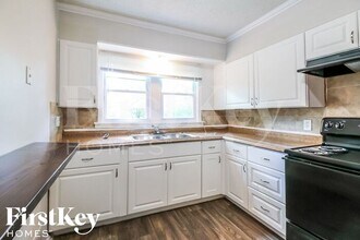 5805 E 100th St in Kansas City, MO - Building Photo - Building Photo