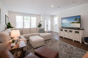 500 Creative Way in Nashville, TN - Building Photo