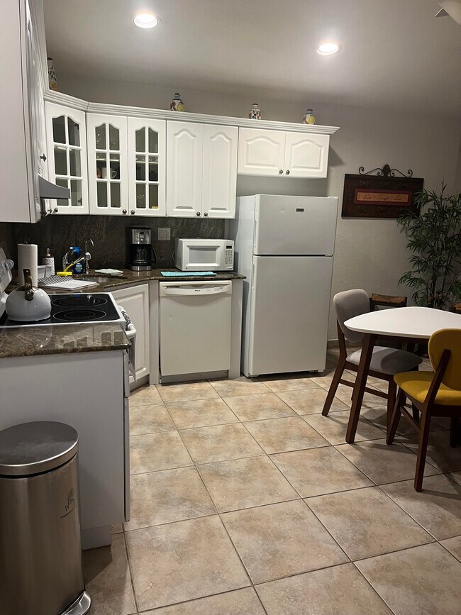 510 SW 17th St, Unit Cozy Colttage in Fort Lauderdale, FL - Foto de edificio - Building Photo