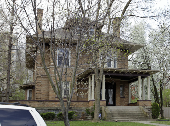 329 Hearne Ave in Cincinnati, OH - Building Photo - Building Photo