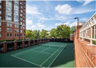 5809 Nicholson Ln in North Bethesda, MD - Building Photo - Building Photo