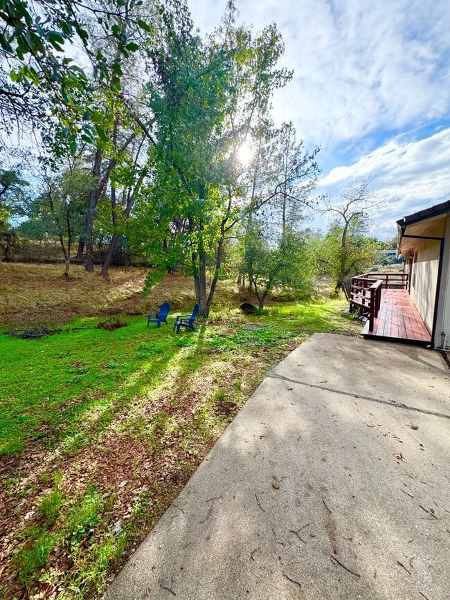 2322 Cottage Ave in Shasta Lake, CA - Building Photo - Building Photo