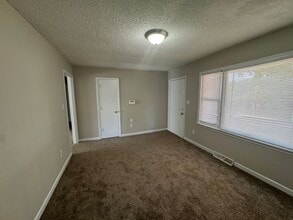 1502 Northwoods Dr in Kings Mountain, NC - Building Photo - Building Photo