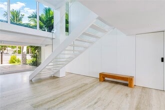440 S Mashta Dr in Key Biscayne, FL - Building Photo - Building Photo