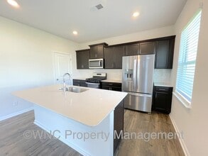 12 Burdock Rd in Fletcher, NC - Building Photo - Building Photo