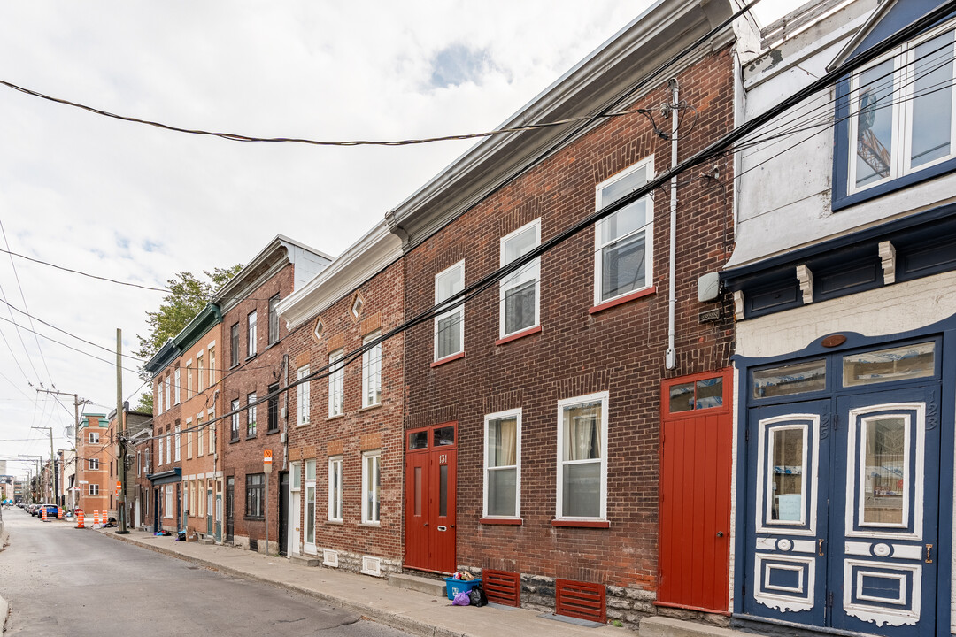 145 Des Commissaires Rue E in Québec, QC - Building Photo