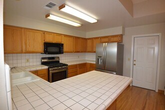 5721 W Tempe Ave in Visalia, CA - Building Photo - Building Photo