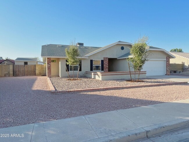 2655 E Enrose St in Mesa, AZ - Building Photo - Building Photo
