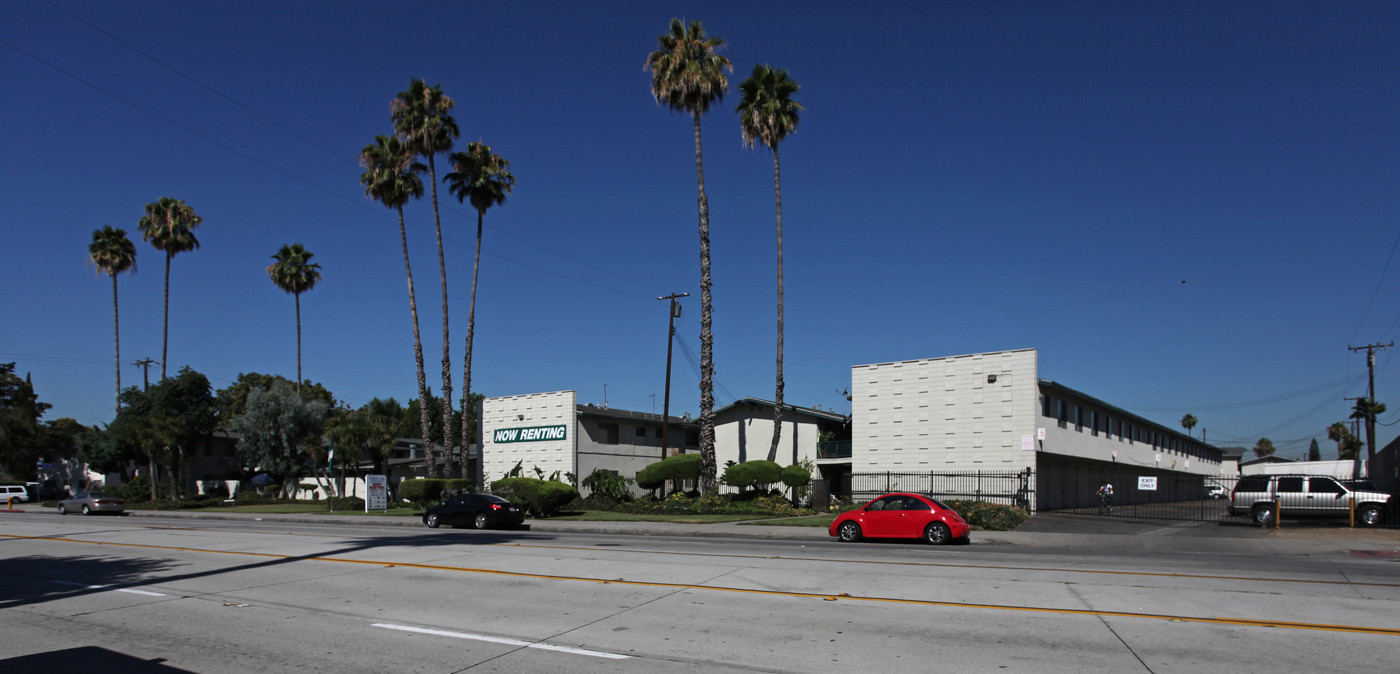 Fashion Lane in El Monte, CA - Building Photo