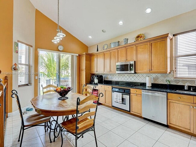 4910 SW 163rd Ave in Miramar, FL - Building Photo - Building Photo