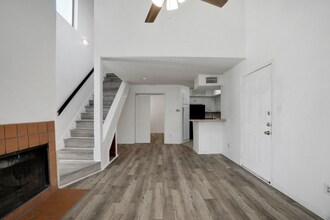 9821 Walnut St-Unit -K204 in Dallas, TX - Building Photo - Building Photo