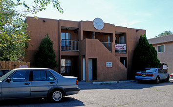 300 Whispering Sands Ct SE in Albuquerque, NM - Foto de edificio - Building Photo