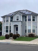 1979 Giffen Ave in Santa Rosa, CA - Building Photo - Building Photo