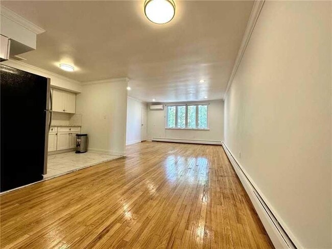66-61 73rd Pl in Queens, NY - Building Photo - Building Photo