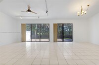 10107 NW 52nd Terrace in Doral, FL - Building Photo - Building Photo