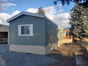 8747 N Starr Loop in Hayden, ID - Building Photo - Building Photo