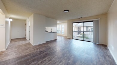 905 Lakeside Dr, Unit 6 in Red Bluff, CA - Building Photo - Building Photo
