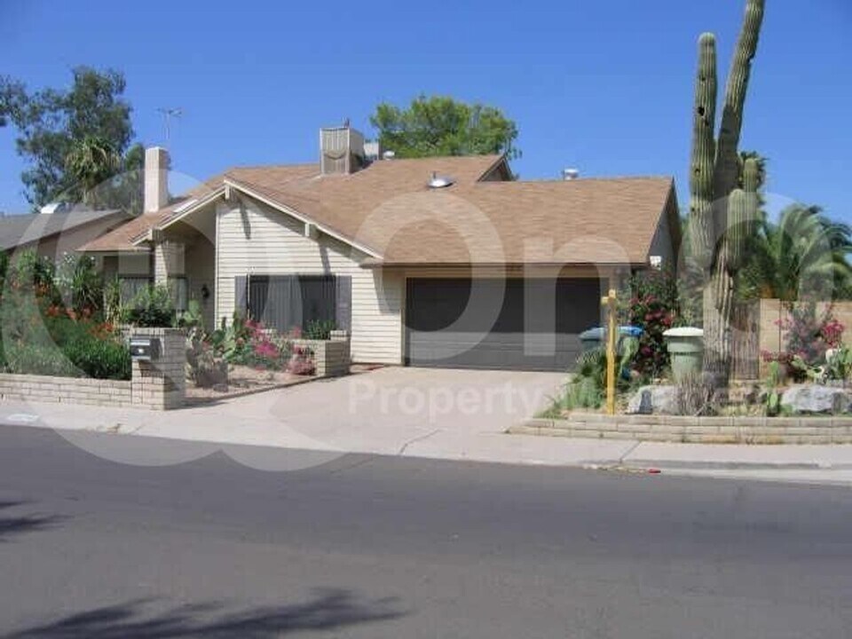 6630 S 42nd St in Phoenix, AZ - Building Photo