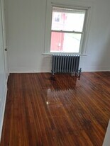 195 Francis Ave, Unit Apt 3 in Pittsfield, MA - Building Photo