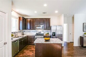 253 Beechnut Dr in Mustang Ridge, TX - Building Photo - Building Photo