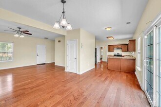 256 Savannah Ln in Richmond Hill, GA - Foto de edificio - Building Photo