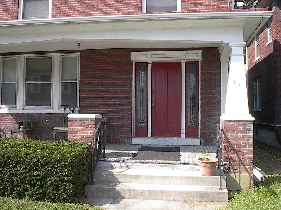 831 W King St in York, PA - Building Photo