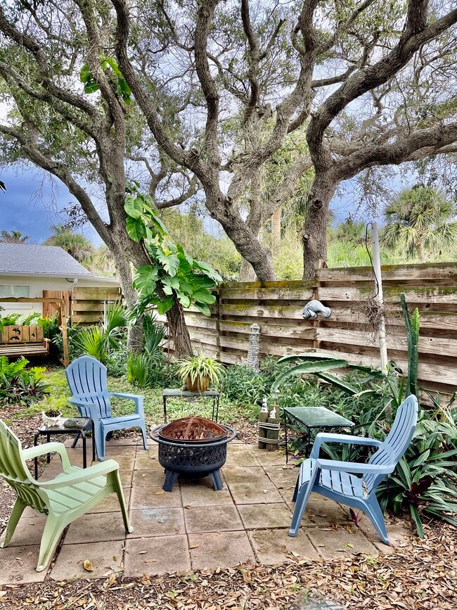 19 Palm Dr in New Smyrna Beach, FL - Building Photo - Building Photo