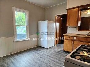 1030 Sawyer Ave in Akron, OH - Building Photo - Building Photo