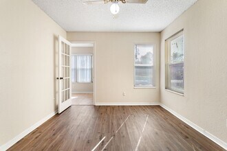 5773 Gatlin Ave in Orlando, FL - Building Photo - Building Photo