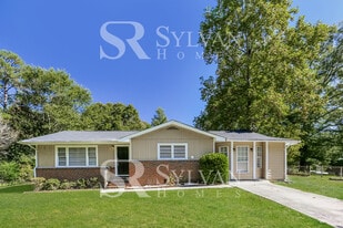 6766 Sunset Ln in Lithia Springs, GA - Building Photo