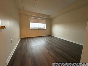 51 Hill Rd in Belmont, MA - Foto de edificio - Building Photo