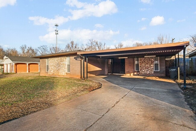 property at 4118 SE 14th St