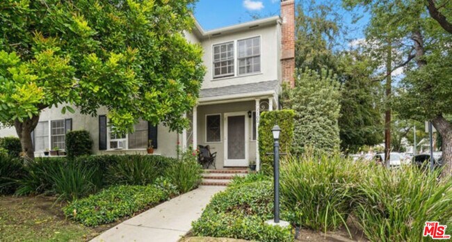property at 1100 N Louise St
