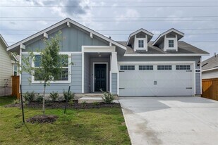 140 Shugart St in San Marcos, TX - Building Photo