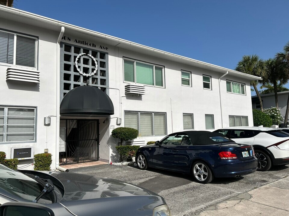 508 Antioch Ave, Unit 7 in Fort Lauderdale, FL - Building Photo