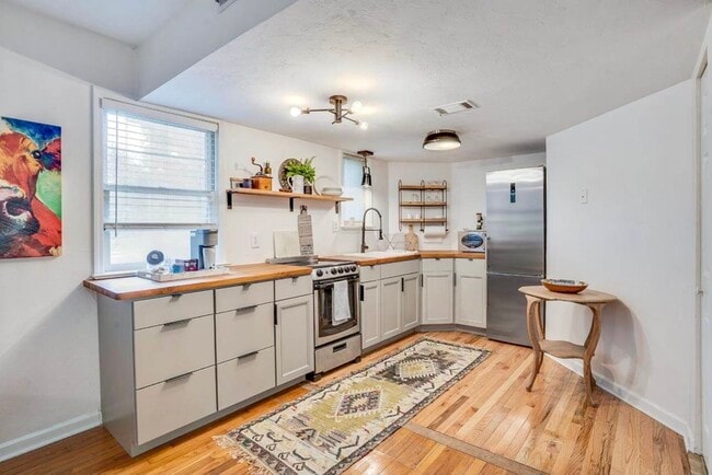 property at 360 S Franklin Blvd