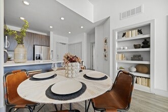 Hanover Hyannis in Barnstable, MA - Foto de edificio - Building Photo