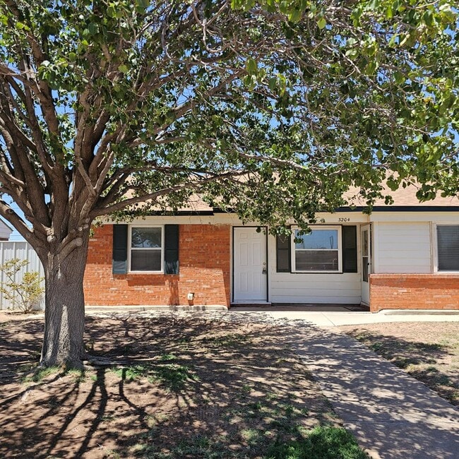 property at 3204 W Kansas Ave