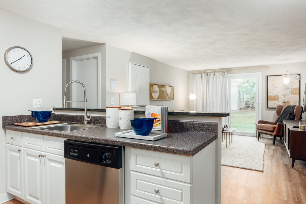 Cabot Crossing Apartments in Lowell, MA